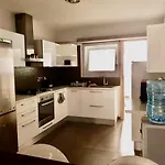 2-bedroom In Center *