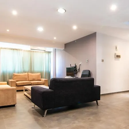 2-bedroom In Center Apartment