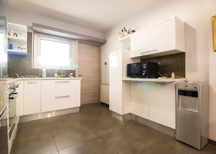 2-bedroom In Center Lejlighed